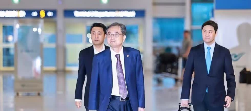 诚意不足！韩国新任外长赵显将于17日来华访问，意图明显，一是亲自上门邀请或确