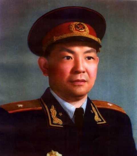 1955年，授衔结果出来后，5位开国上将、3位开国中将联名找到了罗荣桓，说，“谭