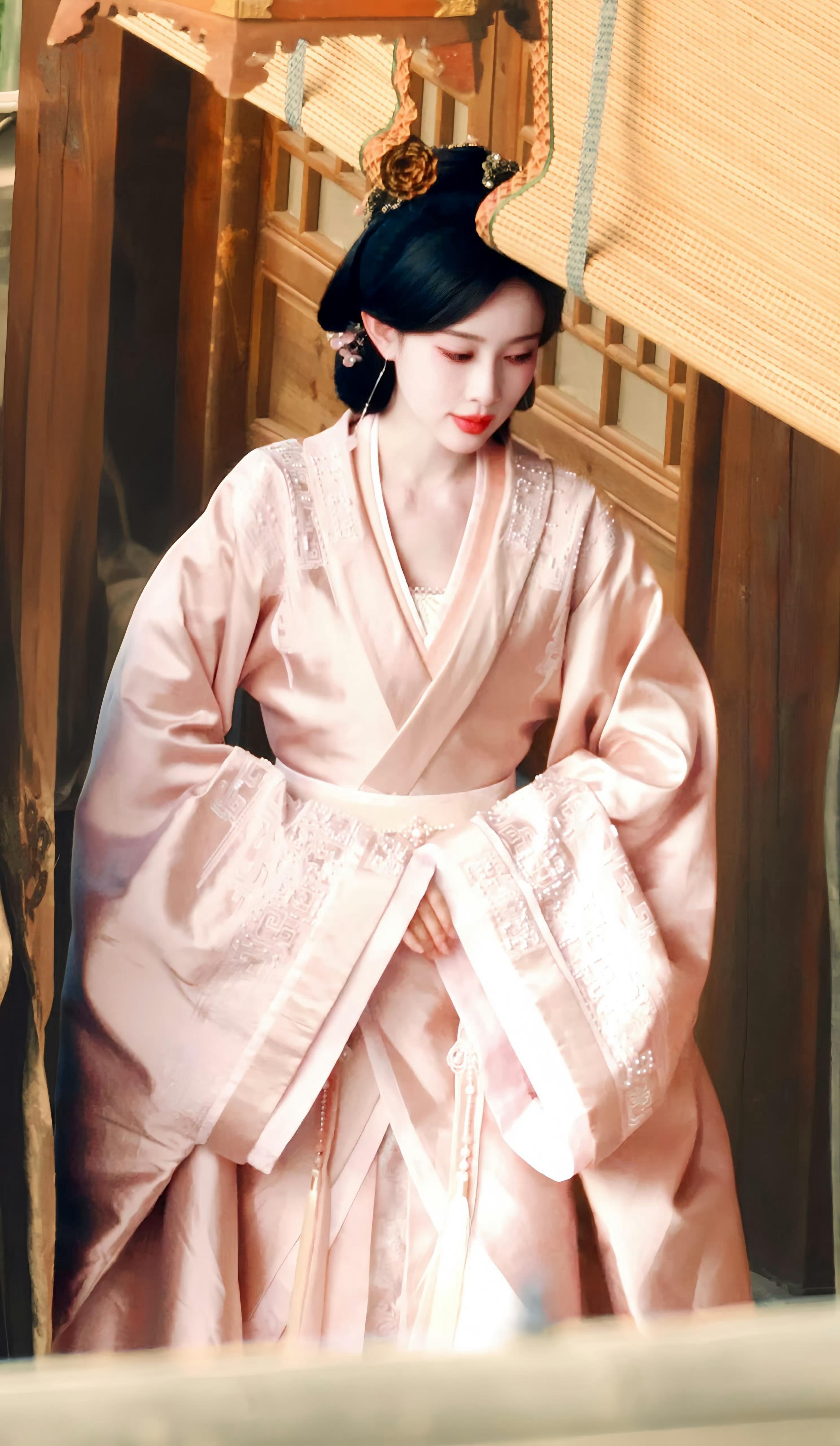 发现这款斜刘海很容易有温婉的感觉耶～孟子义《百花杀》橙衣​​​