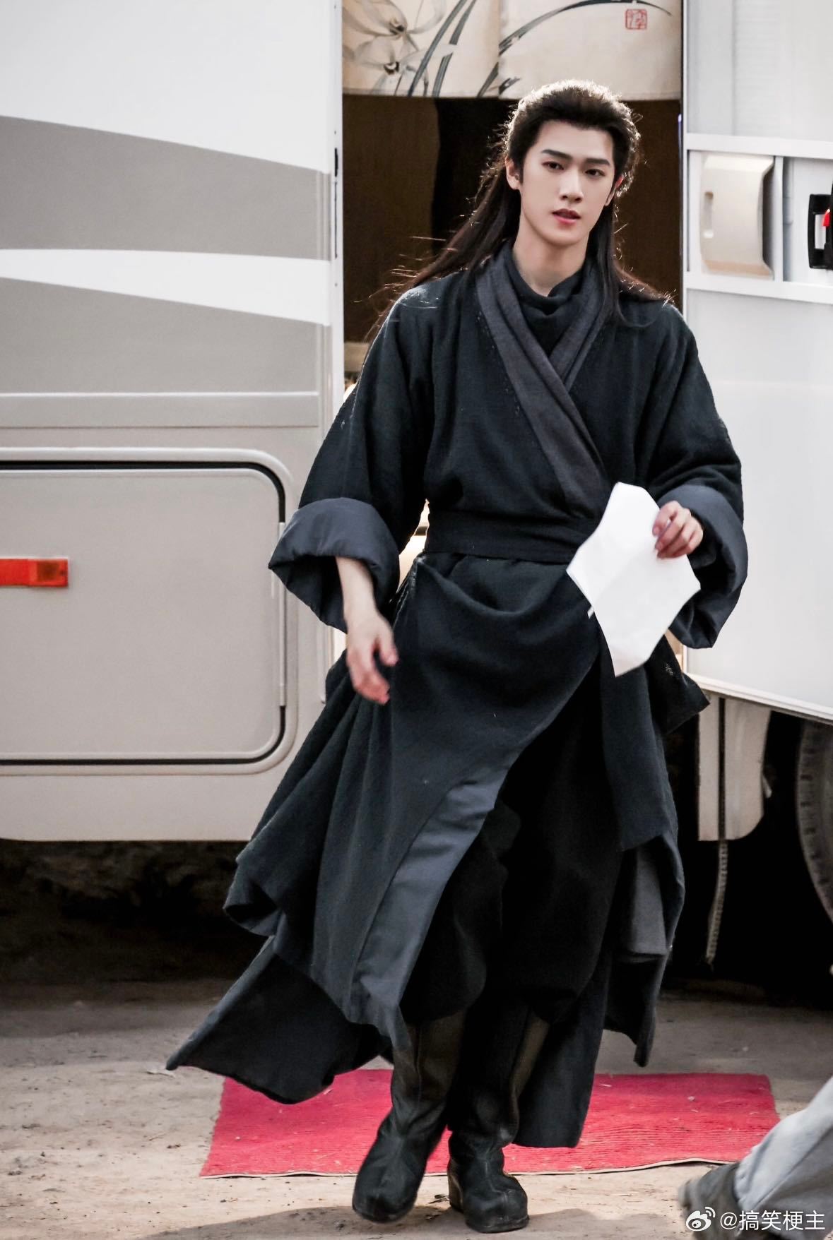 李昀锐老自捞老己冰湖重生0408上线，李昀锐自捞名场面预定，美强惨贵公子即将登