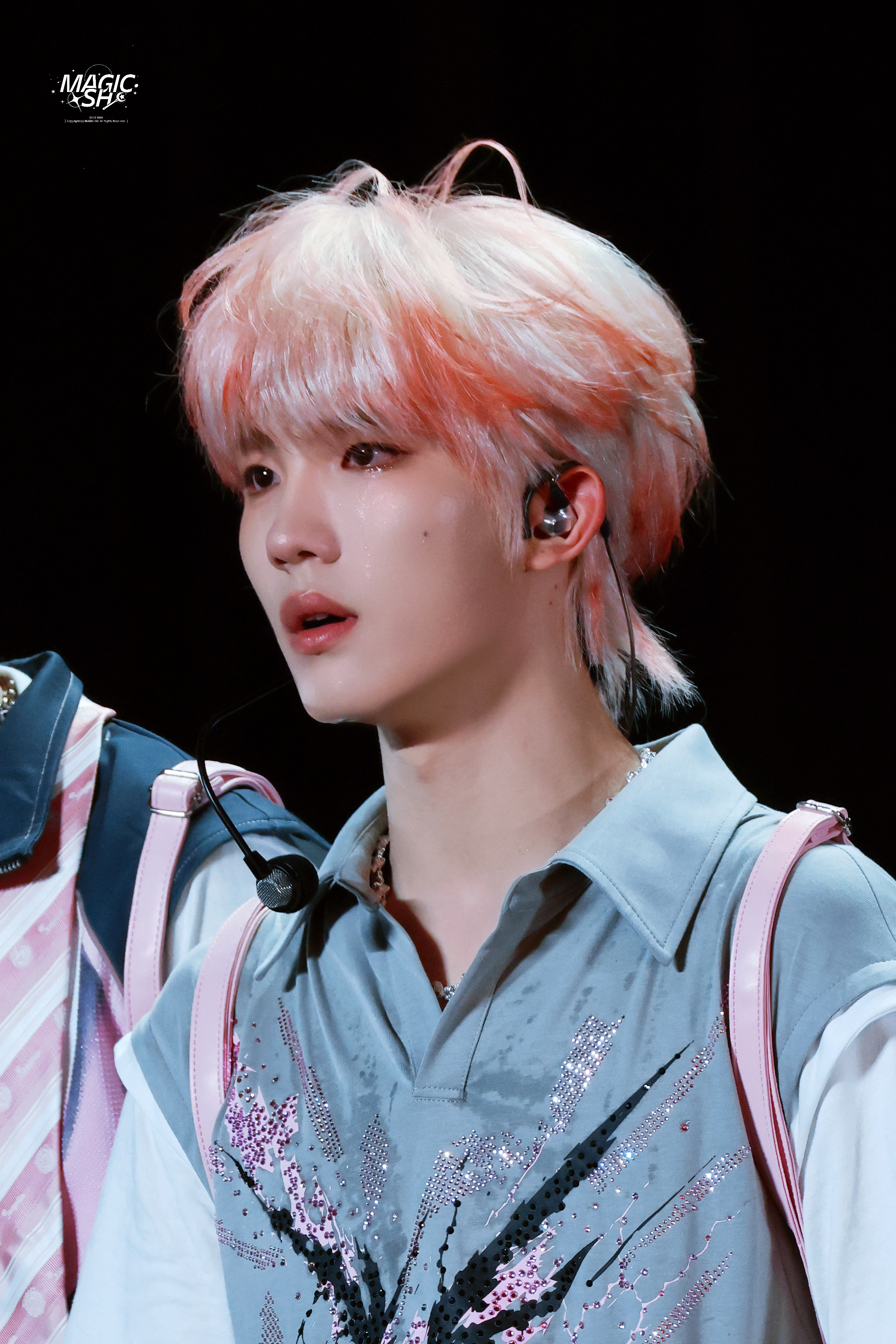 新皓，以后我们只流幸福的眼泪🥹.苏新皓粉发真人bjd.苏新皓徐州演唱会红海