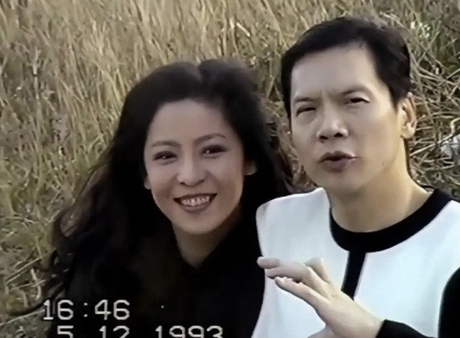 向太爆娱乐圈婚姻“潜规则”：肉体出轨不算事，这三点才是底线。8月10日，向太