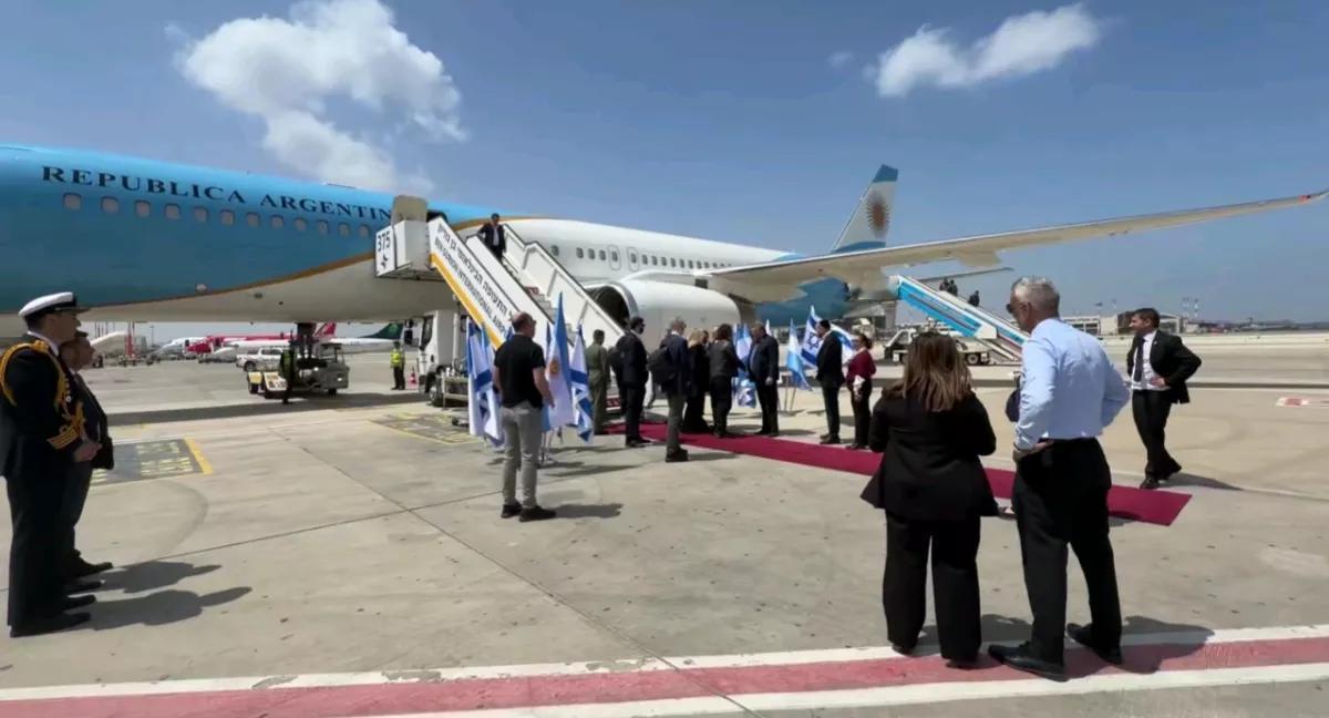 以色列媒体披露，当地时间19日，阿根廷总统米莱，已搭乘专机抵达耶路撒冷，将对以色