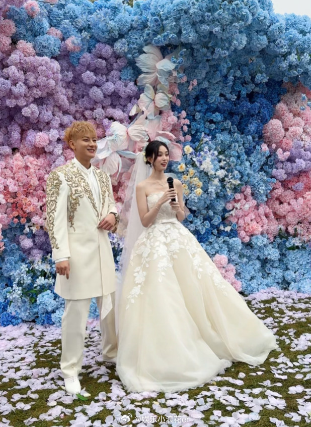 黄子韬真的抛了西兰花刘些宁出席黄子韬徐艺洋婚礼老铁，真的。。​​​