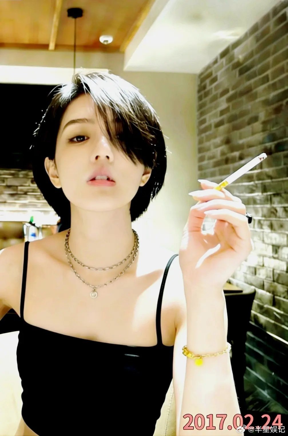 包上恩早期也不走甜妹路线啊，姐感更适合她吧。。