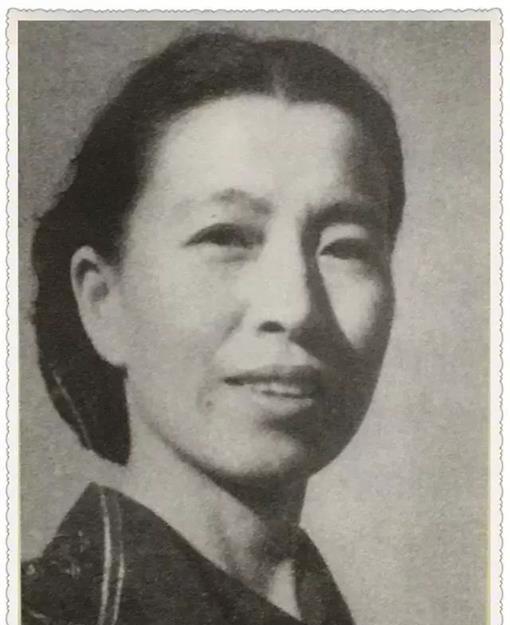“十年”后的一段时间，全盘否定样板戏成为主导潮流，但也存在为样板戏辩护者，他们当