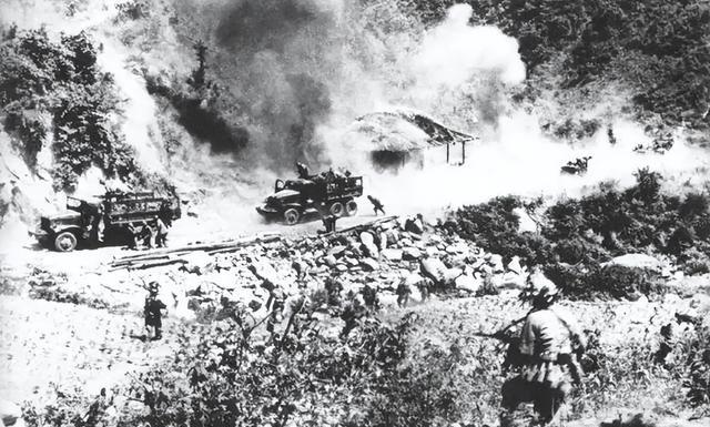 1950年11月29日，一个志愿军排长无视上级命令，弃守高地，将美军50多辆坦克