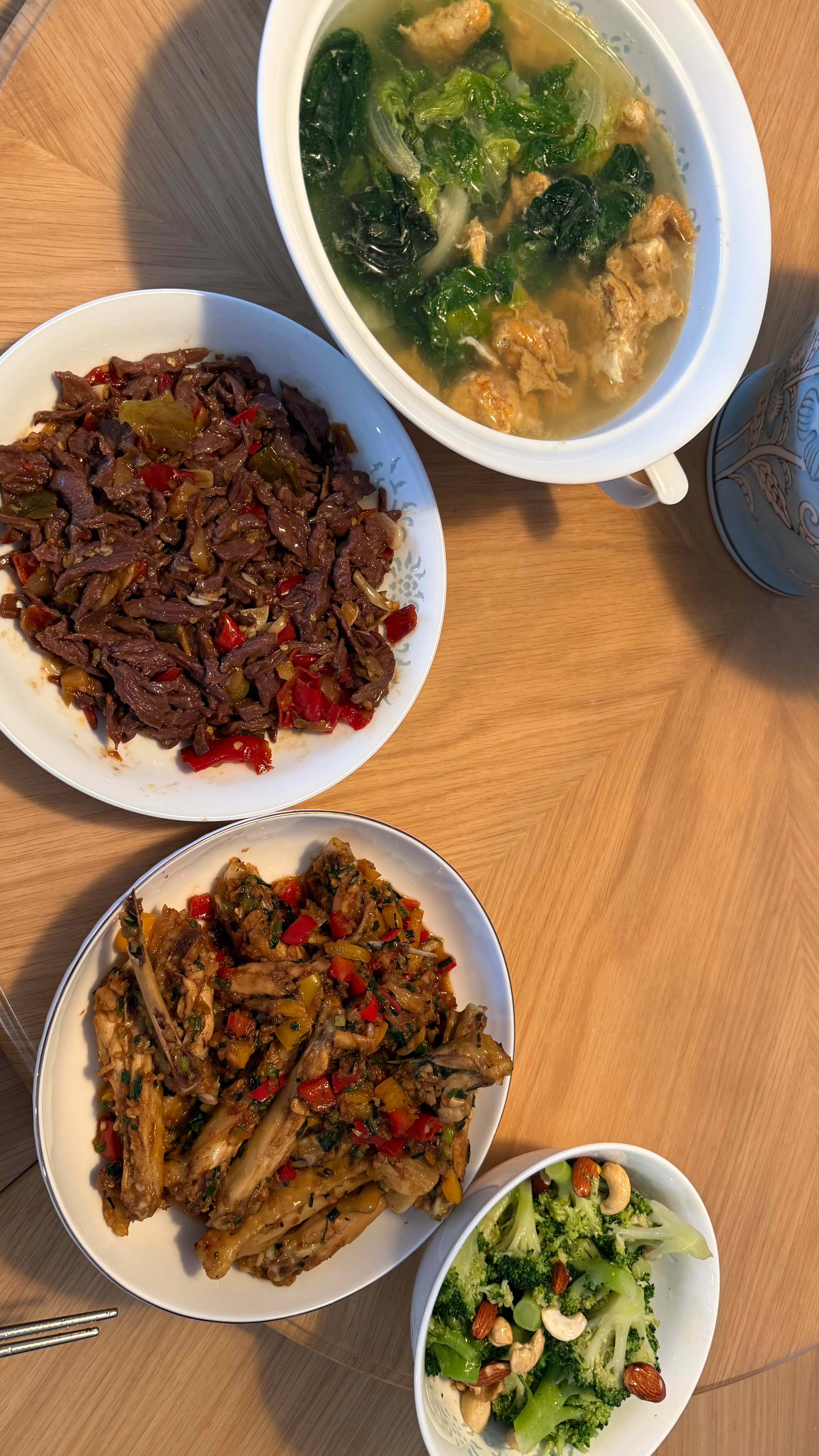 就问你们，这四个菜够不够权威