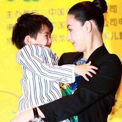 三胎真相终于藏不住了！张柏芝当年生第三个儿子，并不是因为太喜欢孩子，也不是看重孩