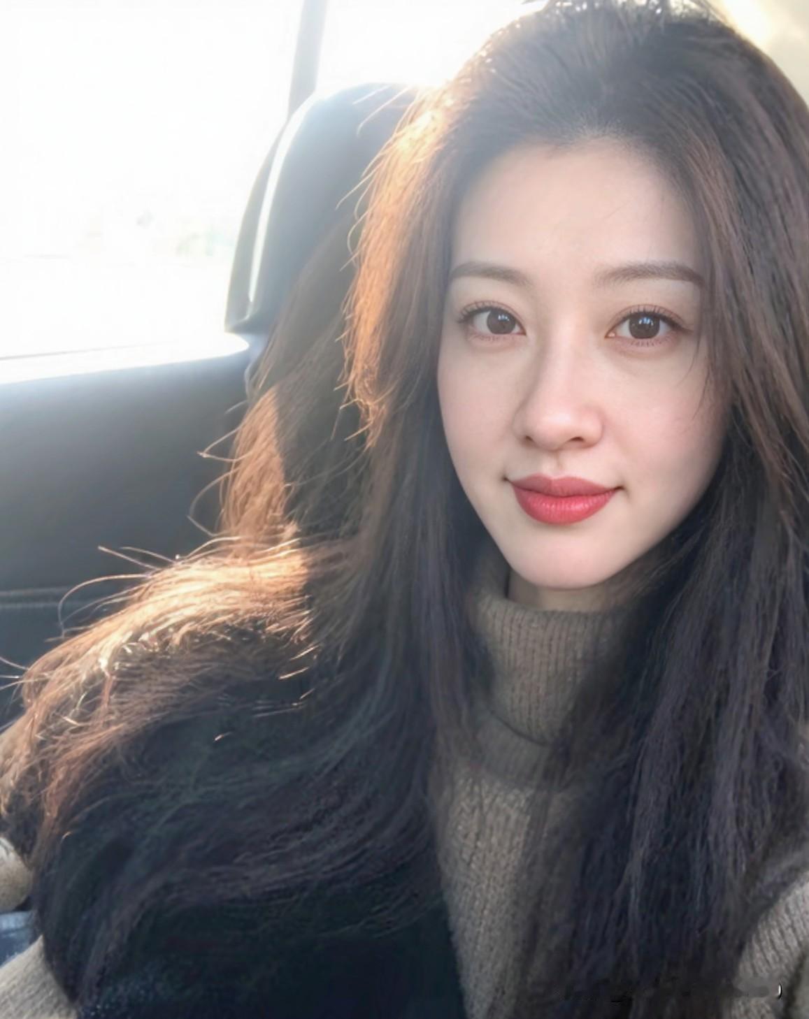 我们常常感叹岁月静好，殊不知，这不过是生活给予我们的一种错觉。人生路上