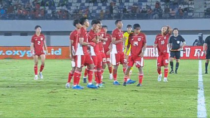 注意到没有？赛后这3个举动，如何评价U17国足？2月11日晚，中国U17