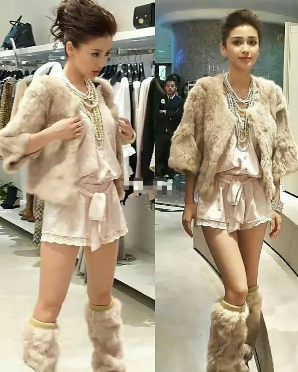 原来很久以前就流行腿套了……果然时尚是一种轮回[笑着哭][笑着哭]​​​