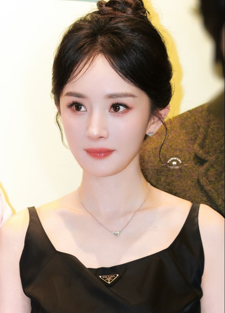 1、乔欣一直想要举办一场盛大的国外婚礼，奈何她老公在家族的话语权实在是小，她婆婆