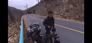 大家知道吗，猫咪的超强嗅觉和听觉，成就它“优秀猎手”这个称号！2025年5月27