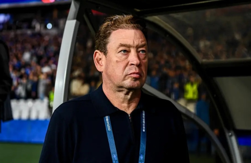 上海申花队主教练斯卢茨基，在接手上海申花以来，连续两个赛季都拿到了第2名，讲道理