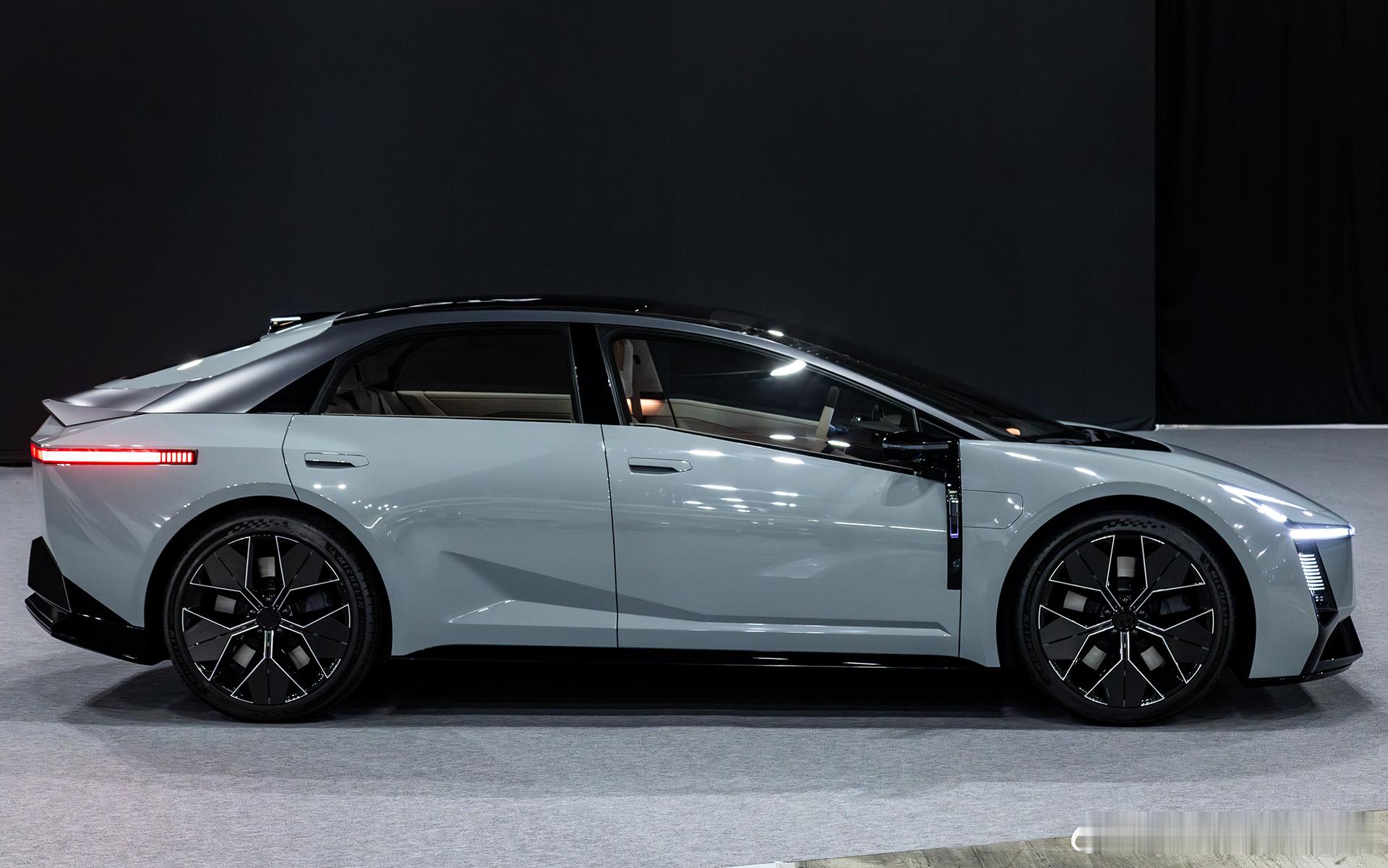 全新卡罗拉概念车亮相东京车展，来看看实拍图！2025东京车展东京车展丰田卡罗拉