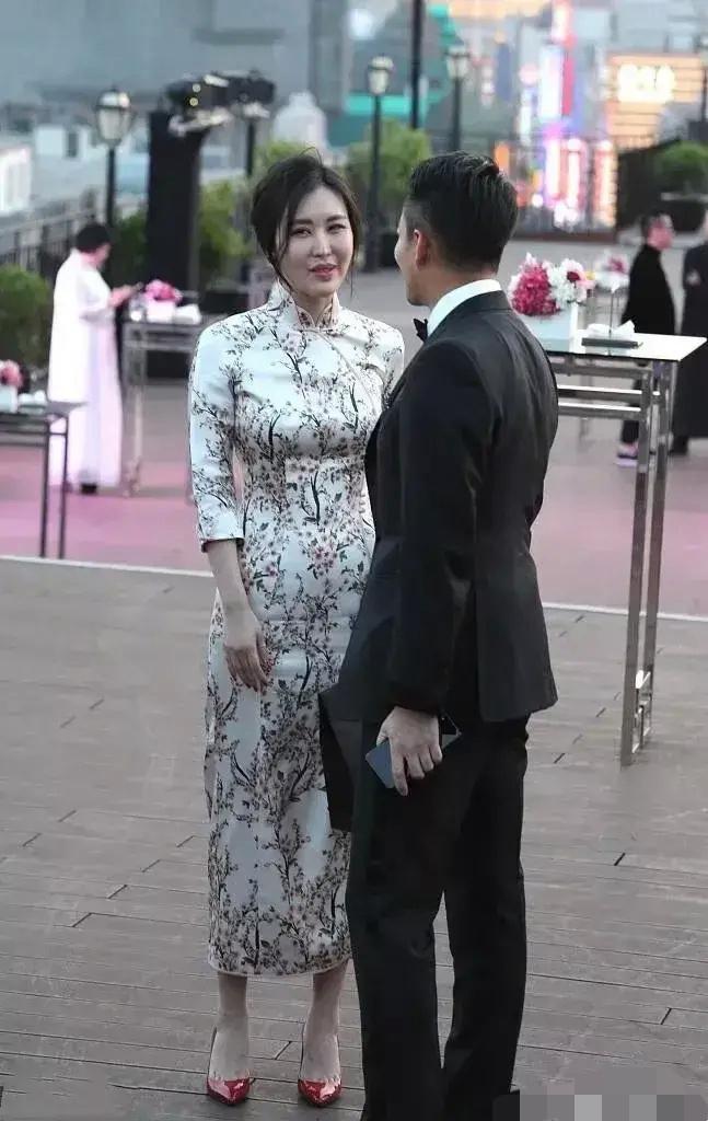 张颖颖前几天关于汪小菲的爆料可太炸裂了。她称汪小菲和大S成婚第二年就出轨，大S在