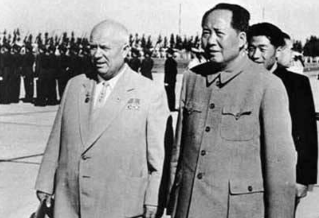 1958年，毛主席当面怒骂赫鲁晓夫，还瞪了他一眼，反应过来的赫鲁晓夫问翻译“刚才