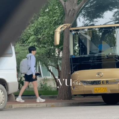 9.23王楚钦下午上训，穿短裤不冷吗？头哥这两天好乖喔！这是已经为训练混双了吗
