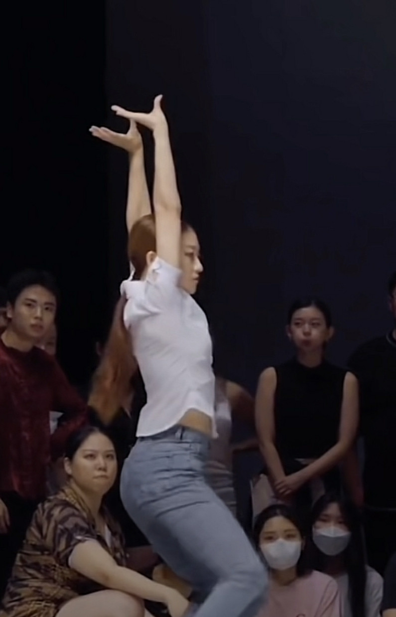 看不懂什么？是油炸麻虾，是油炖螃蟹。分不清楚