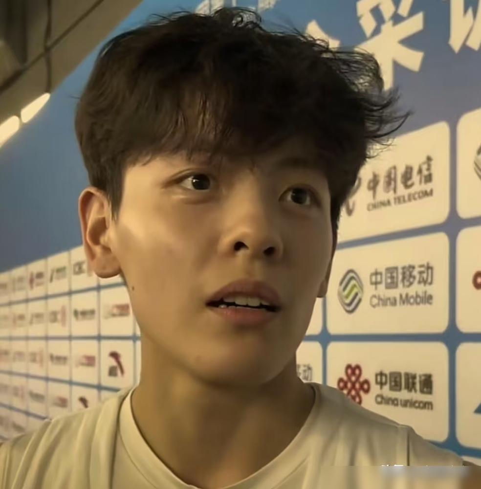 领先15分竟被强行拖入加时，巴西队那记绝平三分差点让中国女篮的长沙首秀当场翻车。