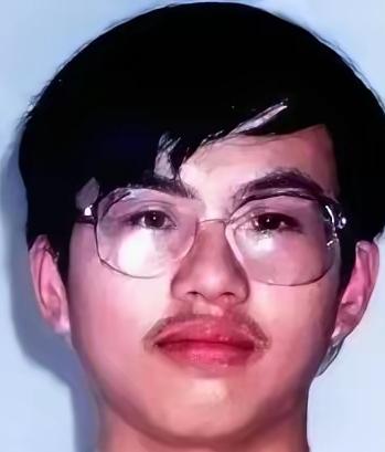 2000年，山东高考状元离奇失踪，副局父亲苦寻26年，如今怎样了？​​这个消失