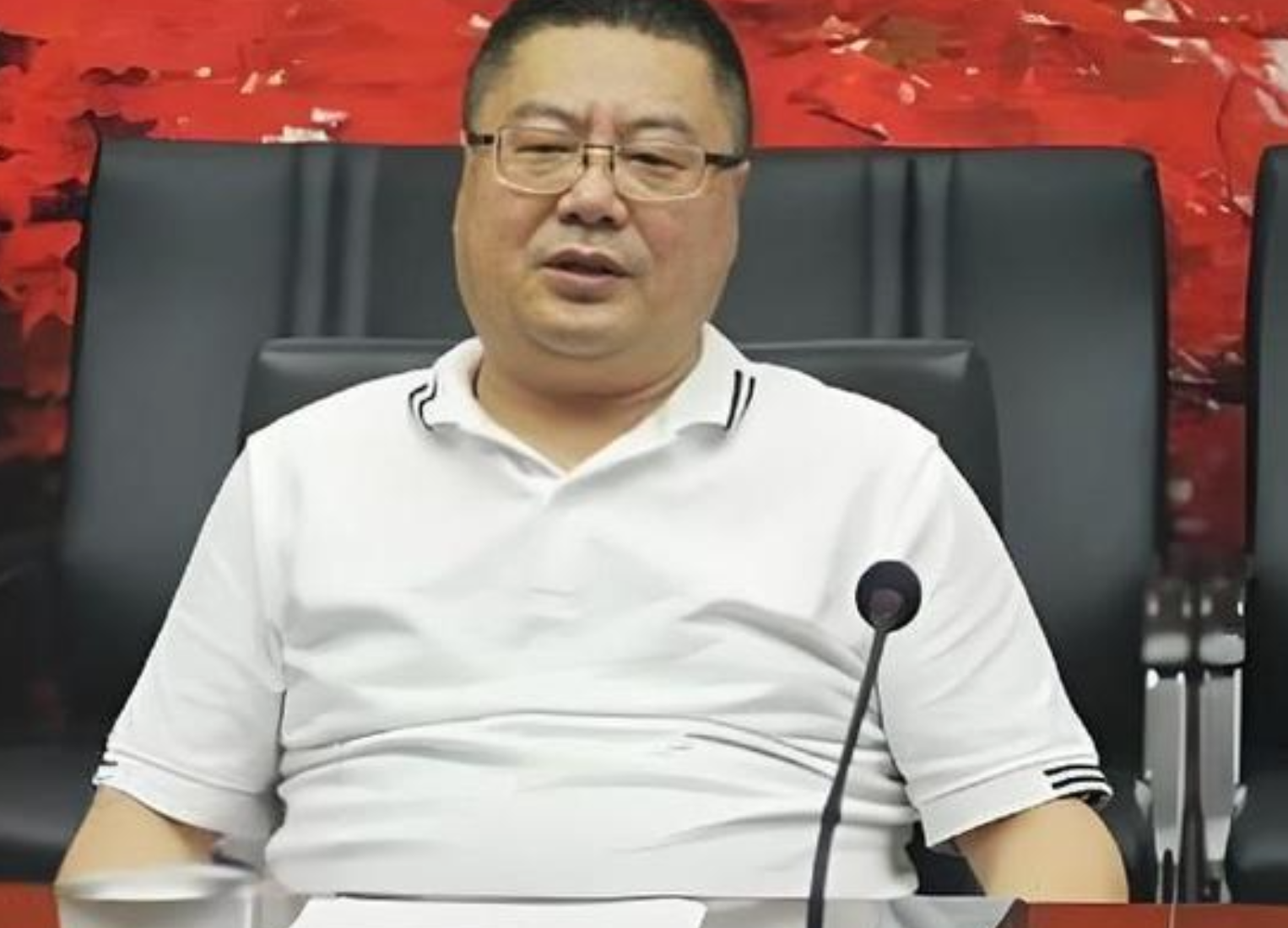 那个靠“免费领鸡蛋”起家，骗走全国60万老人244亿养老钱的大骗子周志峰，在今年
