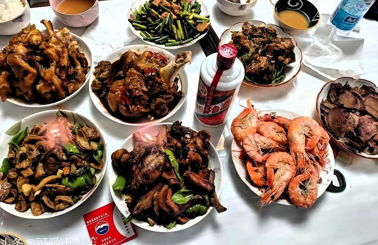 去老公乡下舅舅家吃了一顿饭，我承认我破防了：原来这才叫“把你当人看”​今天跟老