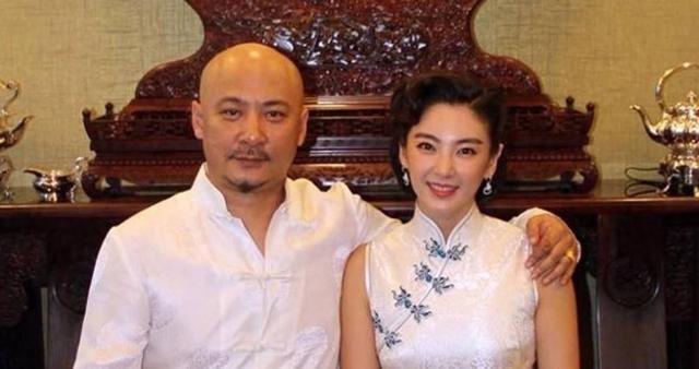 [啤酒]2011年，王全安全然不顾女友余男怀孕，私下约张雨绮吃饭，两人喝的有点多