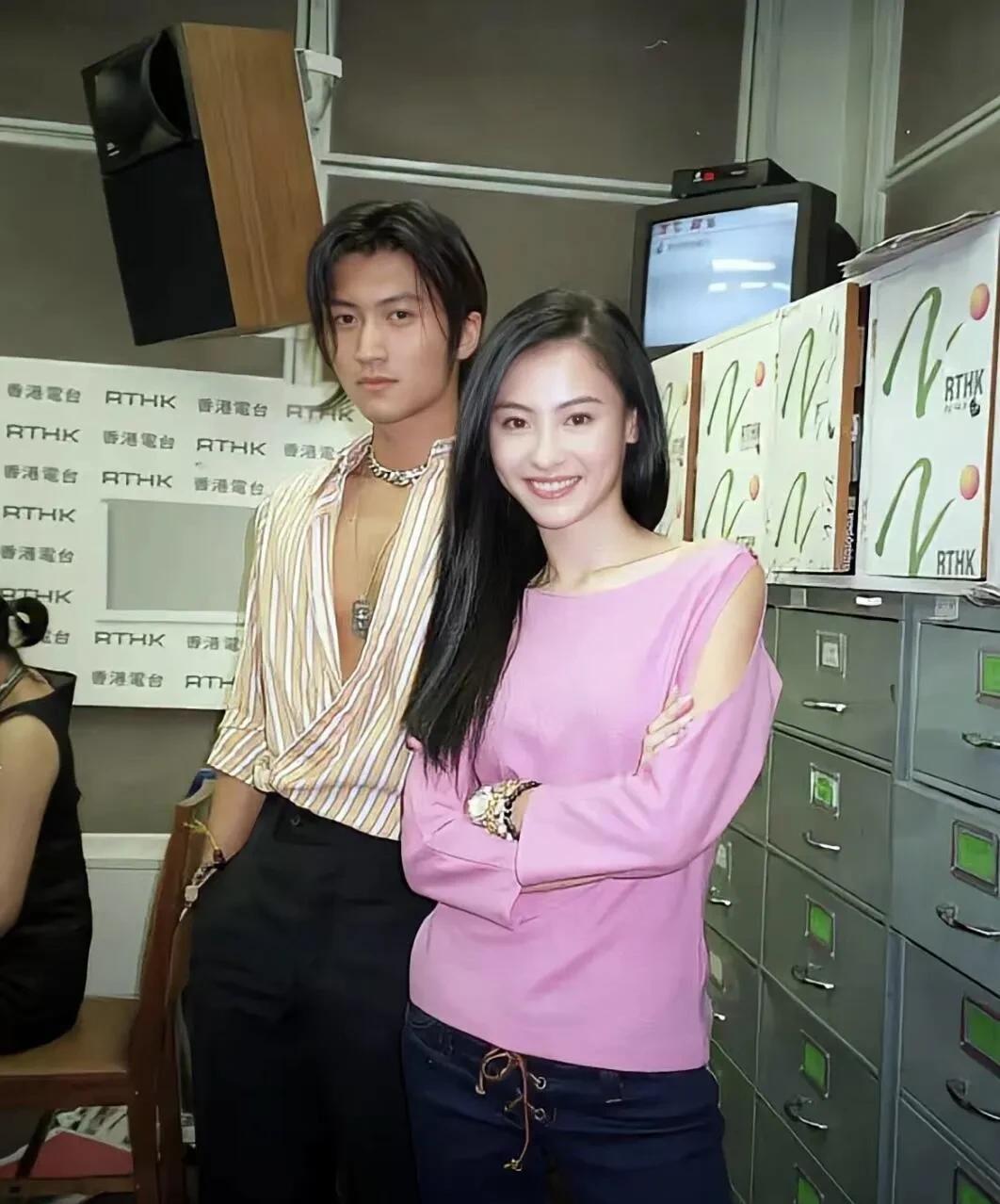 18岁的张柏芝和谢霆锋遇上了。那会儿谢霆锋是拽上天的星二代顶流，张柏芝是刚靠颜