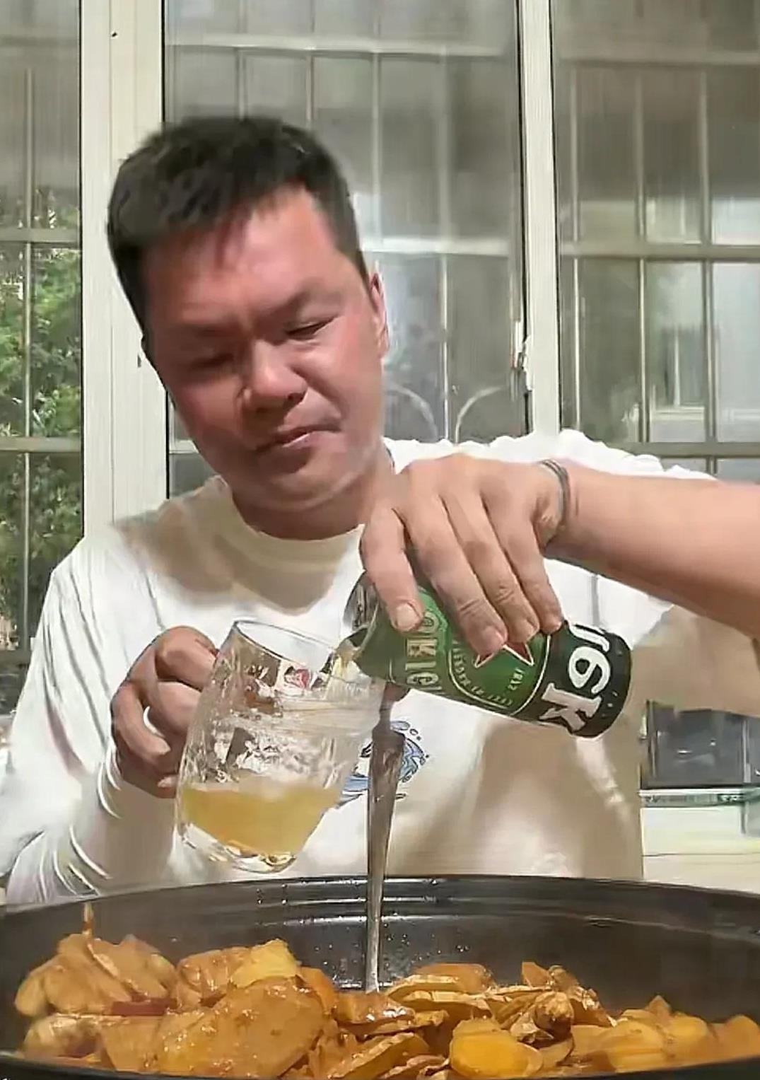 有样学样，广东三队小球员也拍发“吃货”视频！广东队老总朱芳雨的“吃货”视频影响