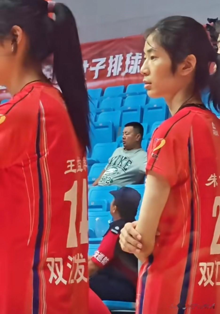 为什么就不能放过朱婷呢？人家妹妹朱佳荟被保送浙江大学，还有那么多人出来质疑，那要