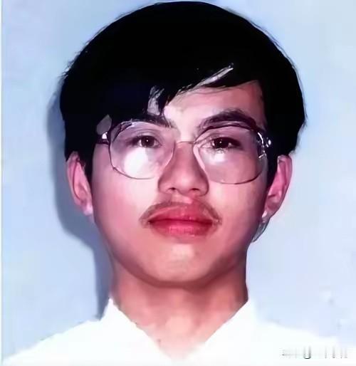 2000年，山东高考状元离奇失踪，副局父亲苦寻26年，如今怎样了？​1999年