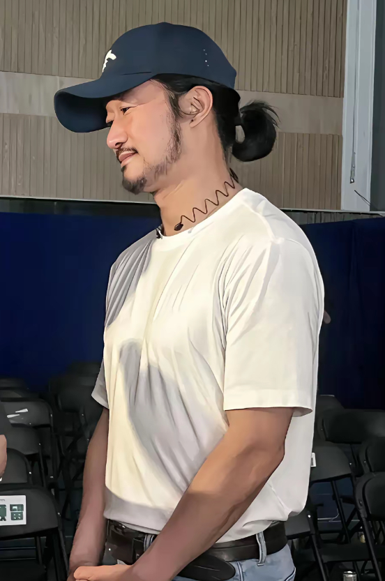 老天奶，他现在走什么路线啊