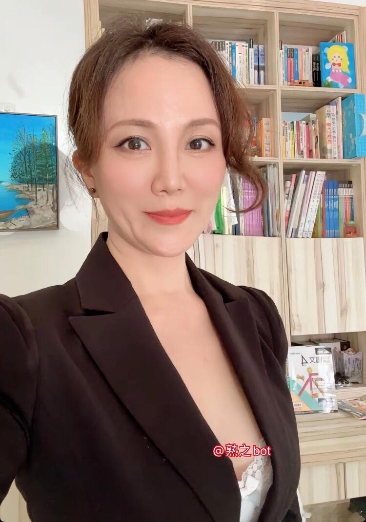 极品气质风韵OL熟姨​​​