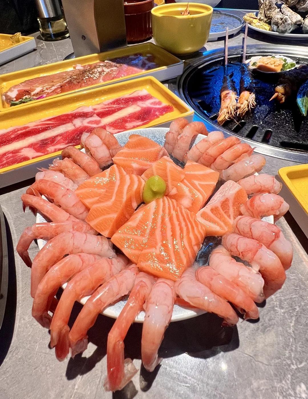 广州海鲜自助餐（3秒回本！！拿两盘刺身跟海鲜都值回票价了🥹甚至还有冰淇淋鹅