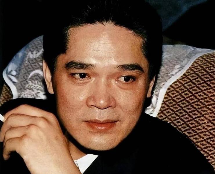 69岁半身不遂，瘫痪4年全靠37岁未婚女儿辞职端屎端尿，谁能想到，这连站