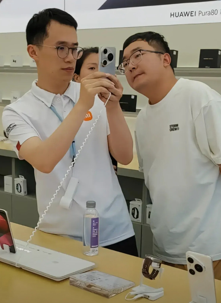 小米王腾去华为体验店体验pura80，没想到挨骂的是金凡。芯片制程不是3n