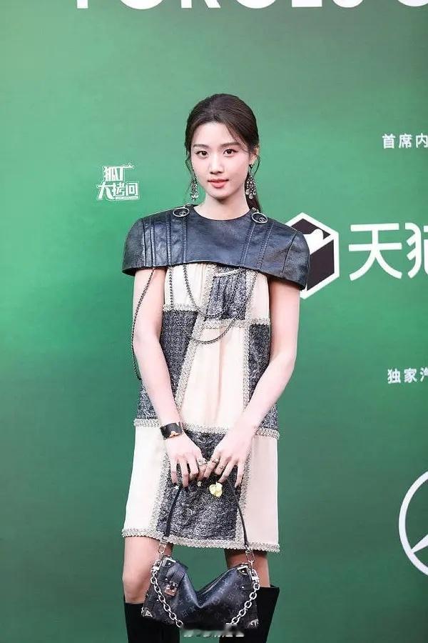 卢昱晓有没有调过，怎么变化这么大​​​