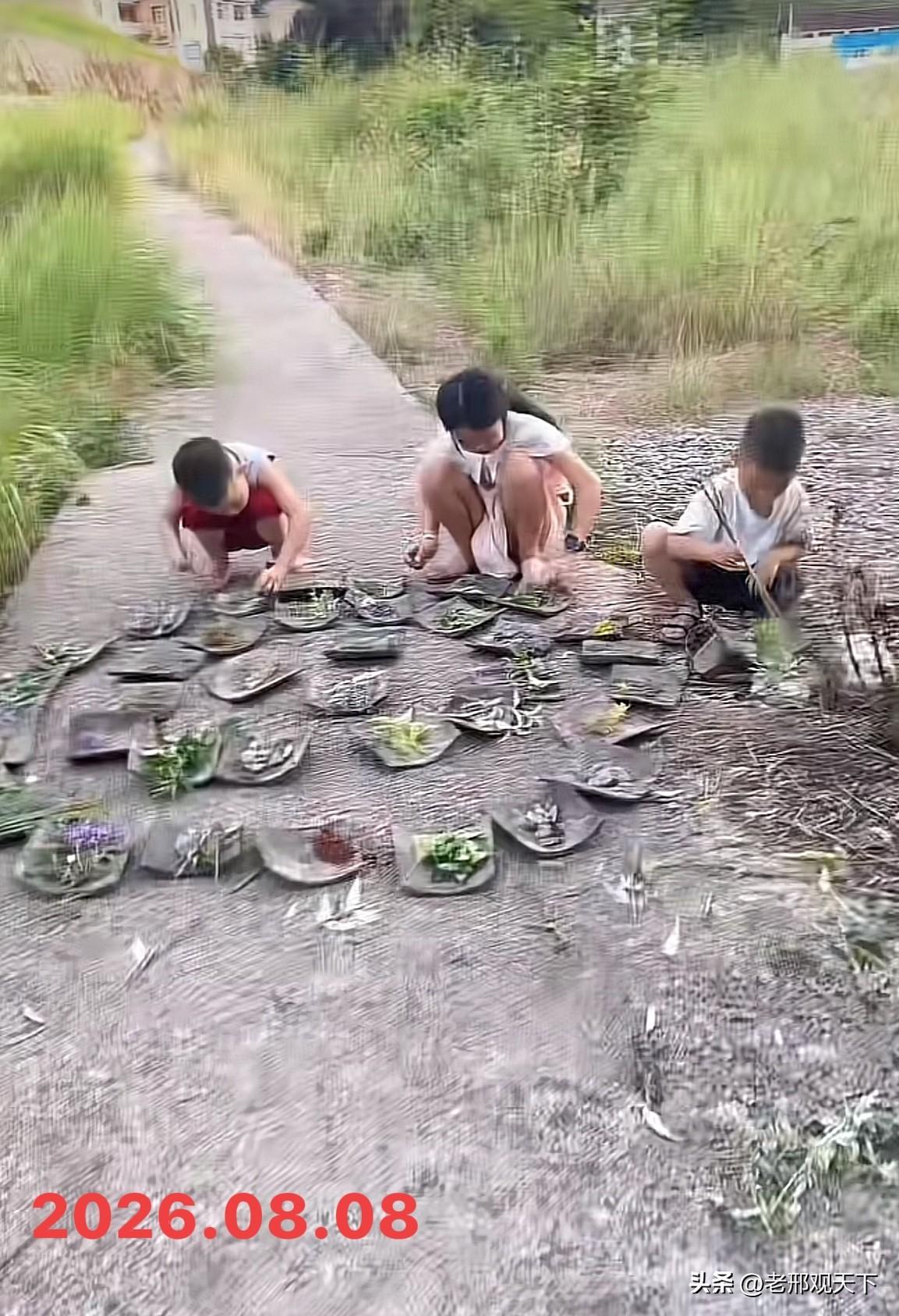 不是瞎猜，只要是农村出来的，特别是早些年的乡村孩子，一定吃过这桌“满汉全席”。