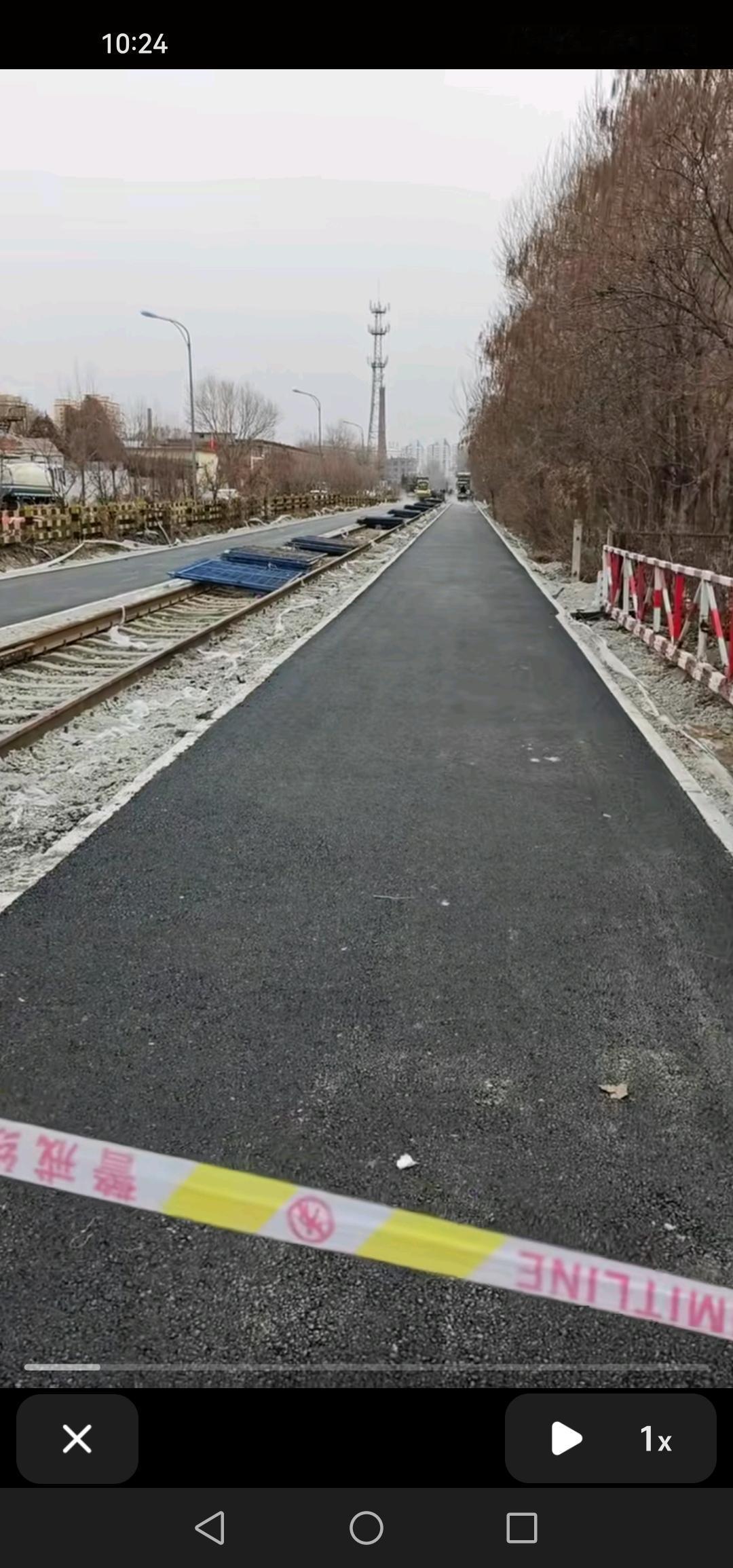 真快呀！吉林市吉海铁路珲春街段的慢行步道眼看就要修完了，这开工才没几天呢！今