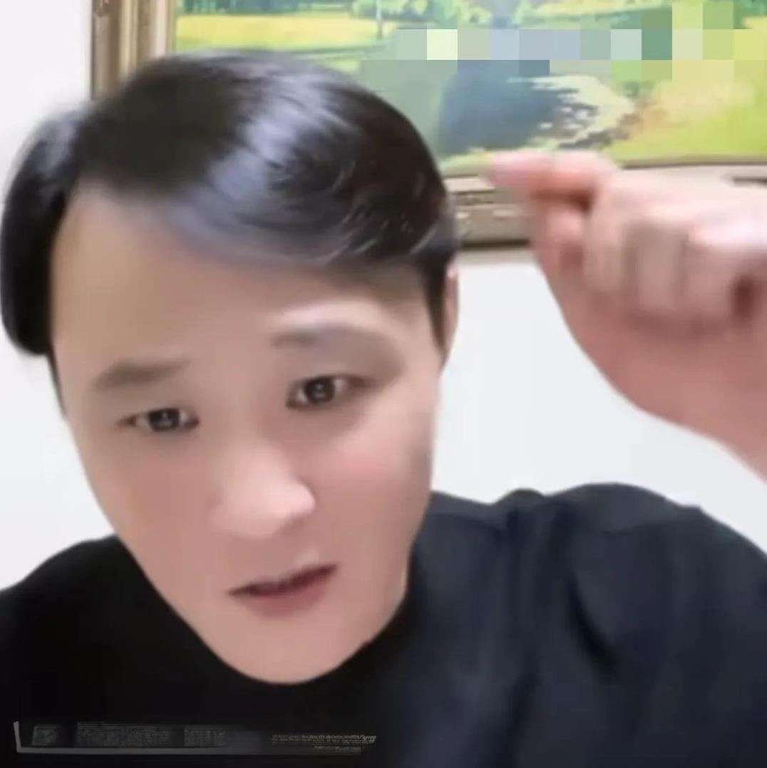 闫云达的眼光确实独到，昨天直播时他又说了老郭没宣传大儿子新电影的事。他说这事太奇