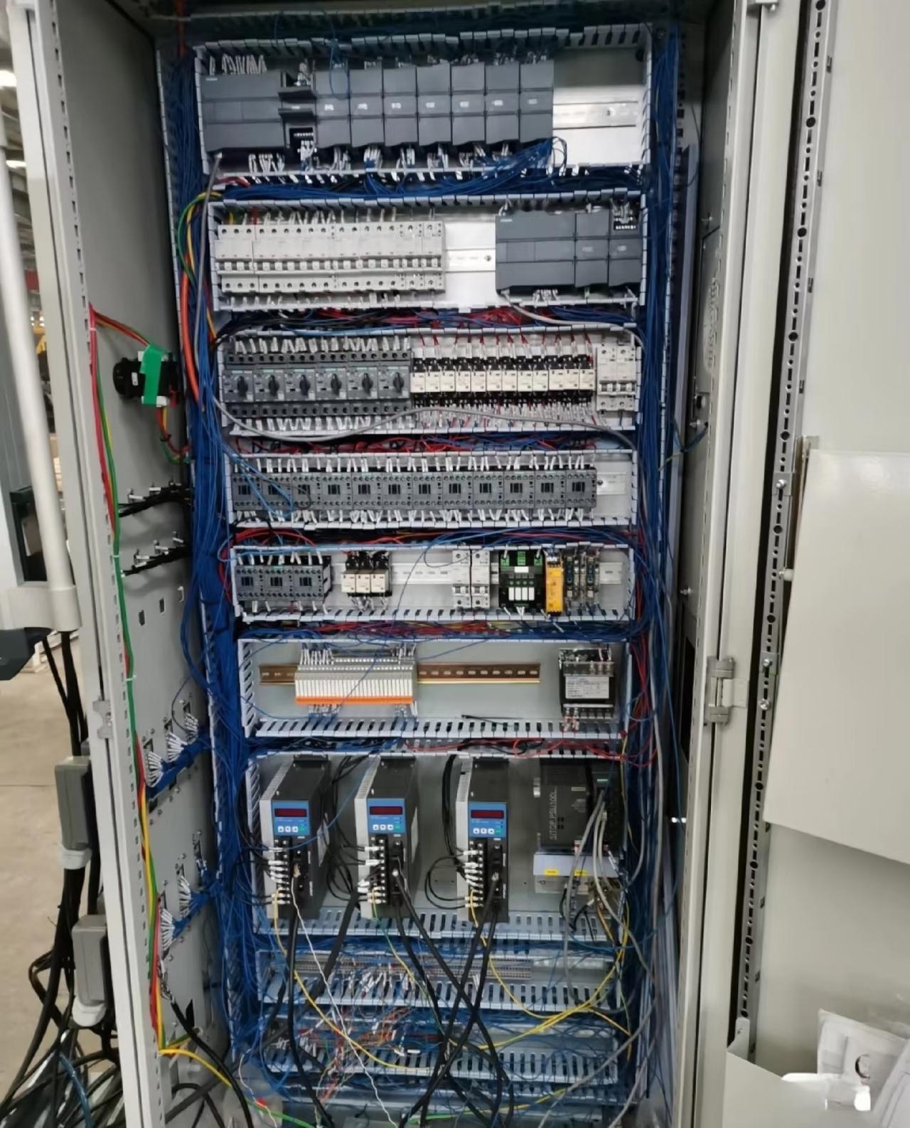 00后的都不喜欢加班，一说就加班找借口不来，说什么身体不舒服、有什么急事等等，又