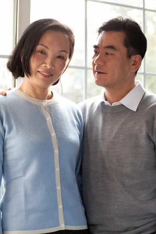 中年夫妻越来越多“干婚”：同住一屋分房睡，不吵架不离婚，比陌生人还生分家人