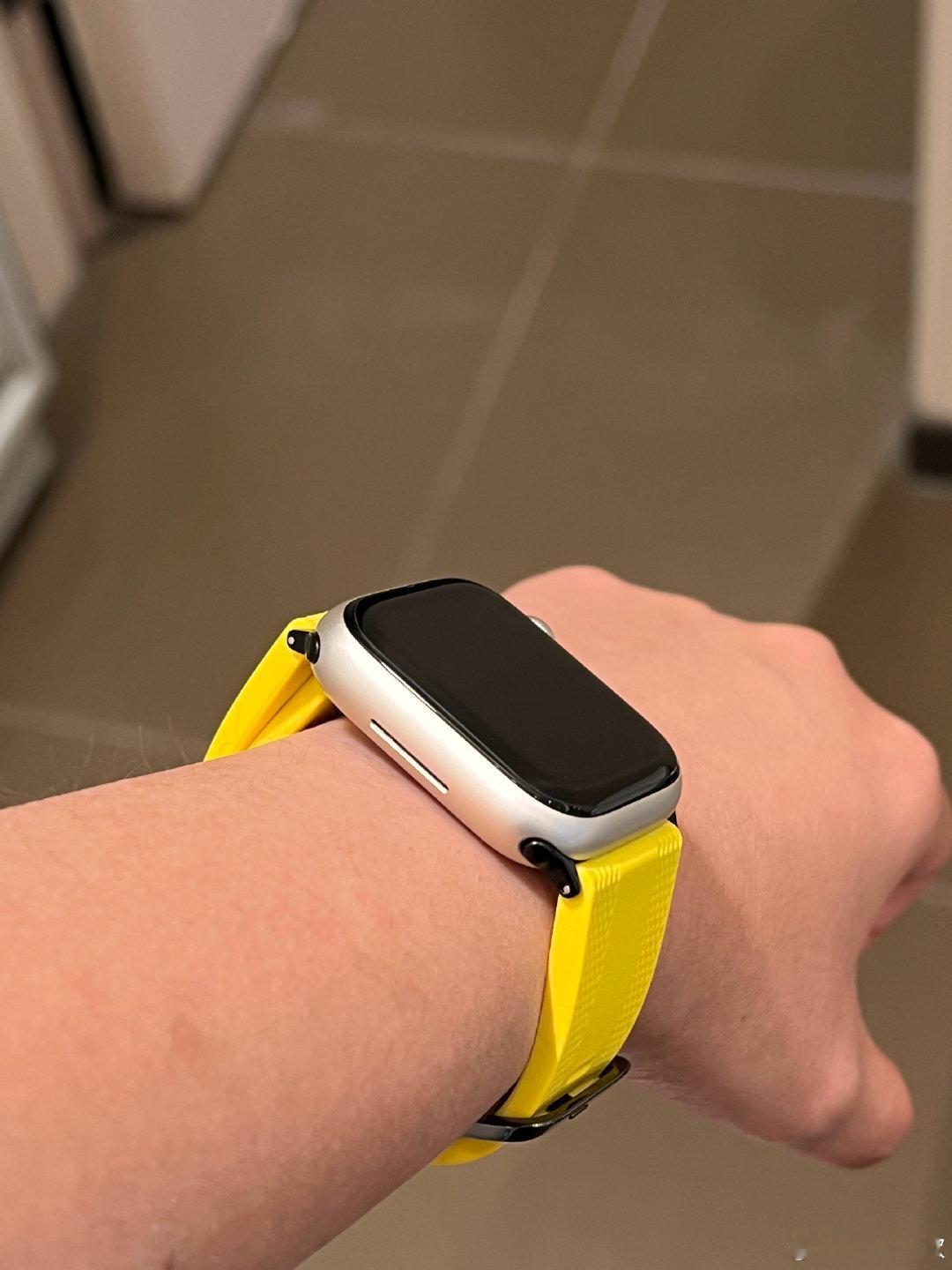 你们都用在苹果S12了，我还在服役S8！😁#applewatch##数码#​
