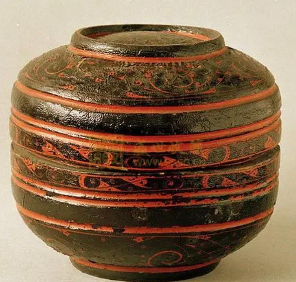 汉代，是我国历史上非常重要的时期。蜀郡的漆工们更懵，昨天还能靠手艺给贵族定制