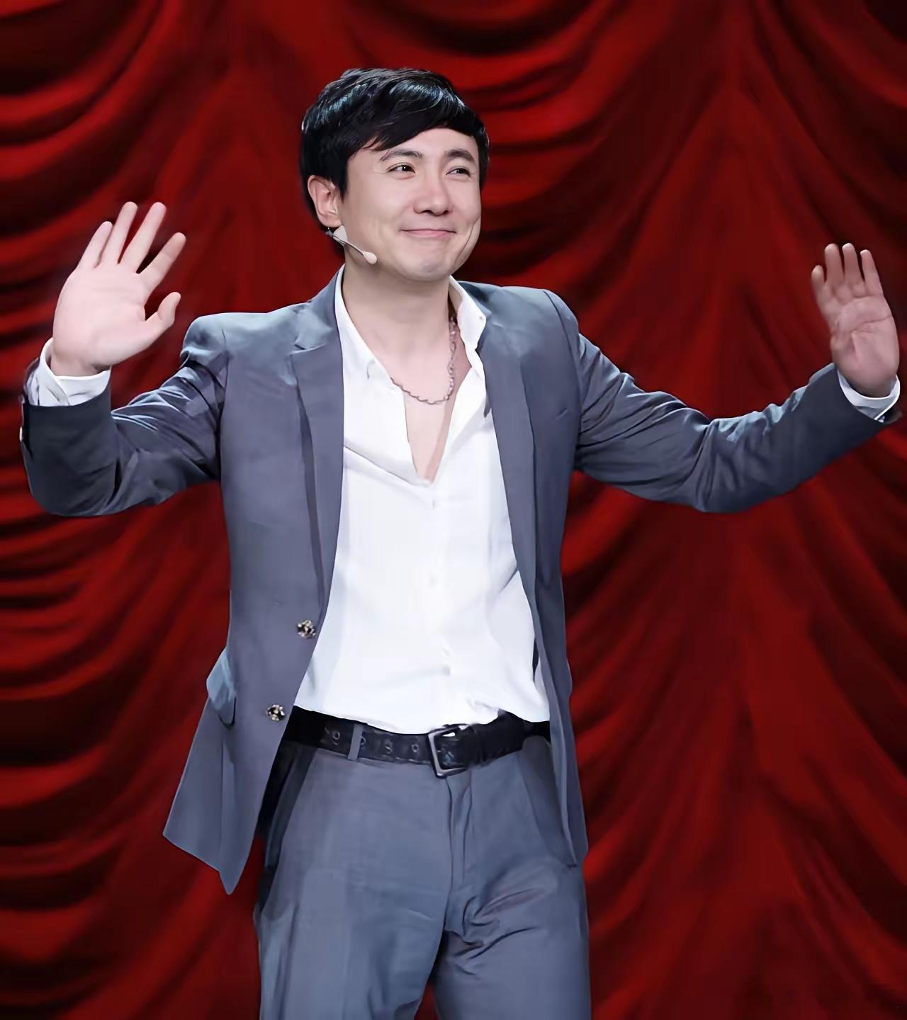 演员沈腾至今却从未拿过金鸡、百花、华表任何一座主流影帝奖杯，我不感到意外，因为他