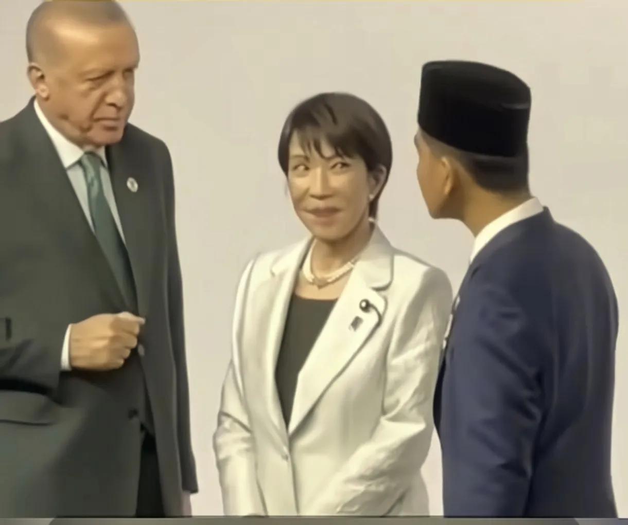 中日关系紧张时，我跑去上海古北转了圈，才懂一个道理：矛盾归矛盾，普通人的善良