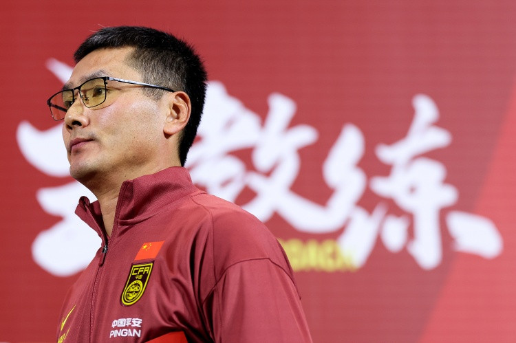 东体: 国足新的教练团队带来新的设备, 很可能是助教毛雷尔的创意