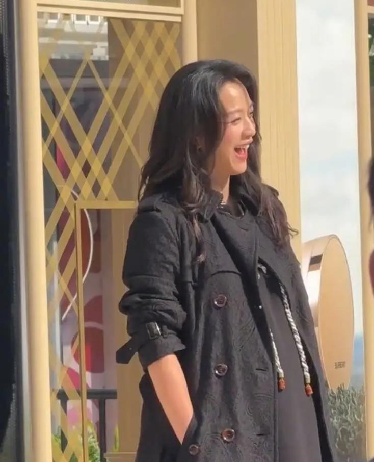 汤唯可能怀上二胎，估计圈内最开心的姐妹莫过于倪妮了。两人是多年的闺蜜，倪妮是为了